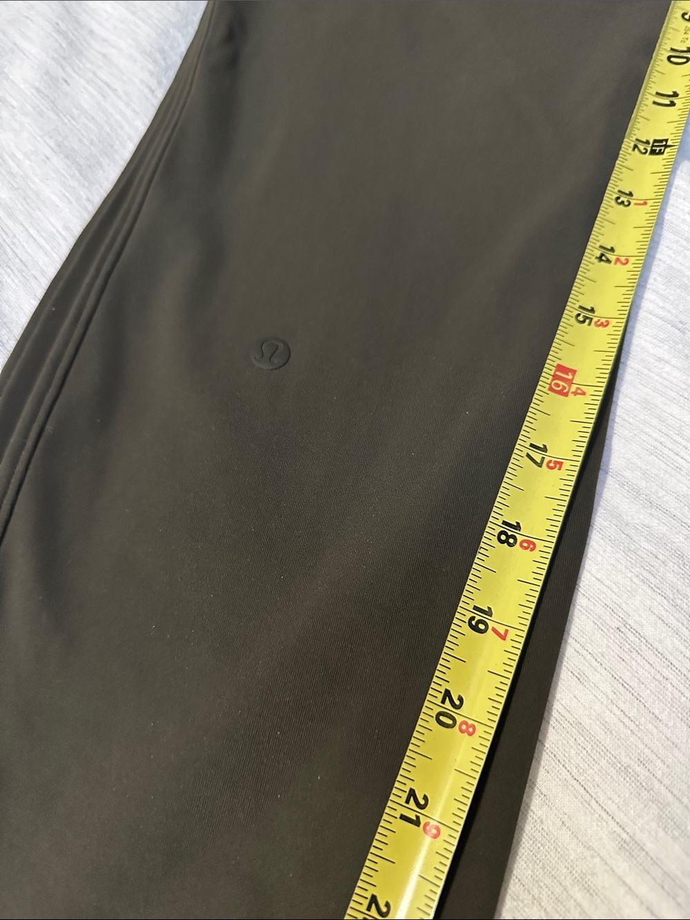Lululemon On the Fly Pants - Picture 8 of 9